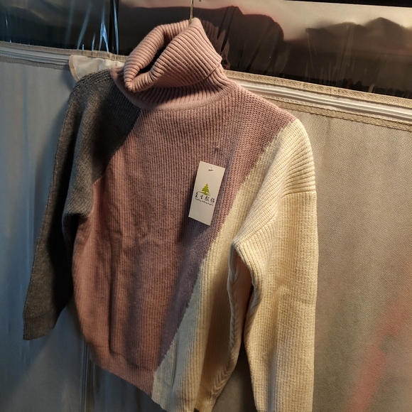 turtle neck sweater - Picture 2 of 4